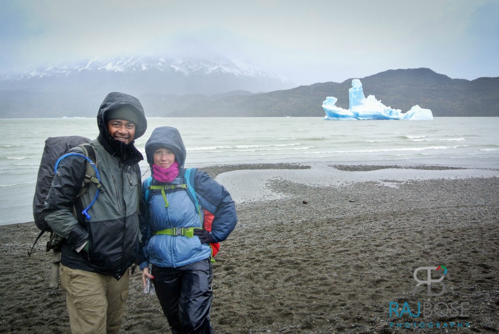 Standing in front of a glacier lake full of Icebergs